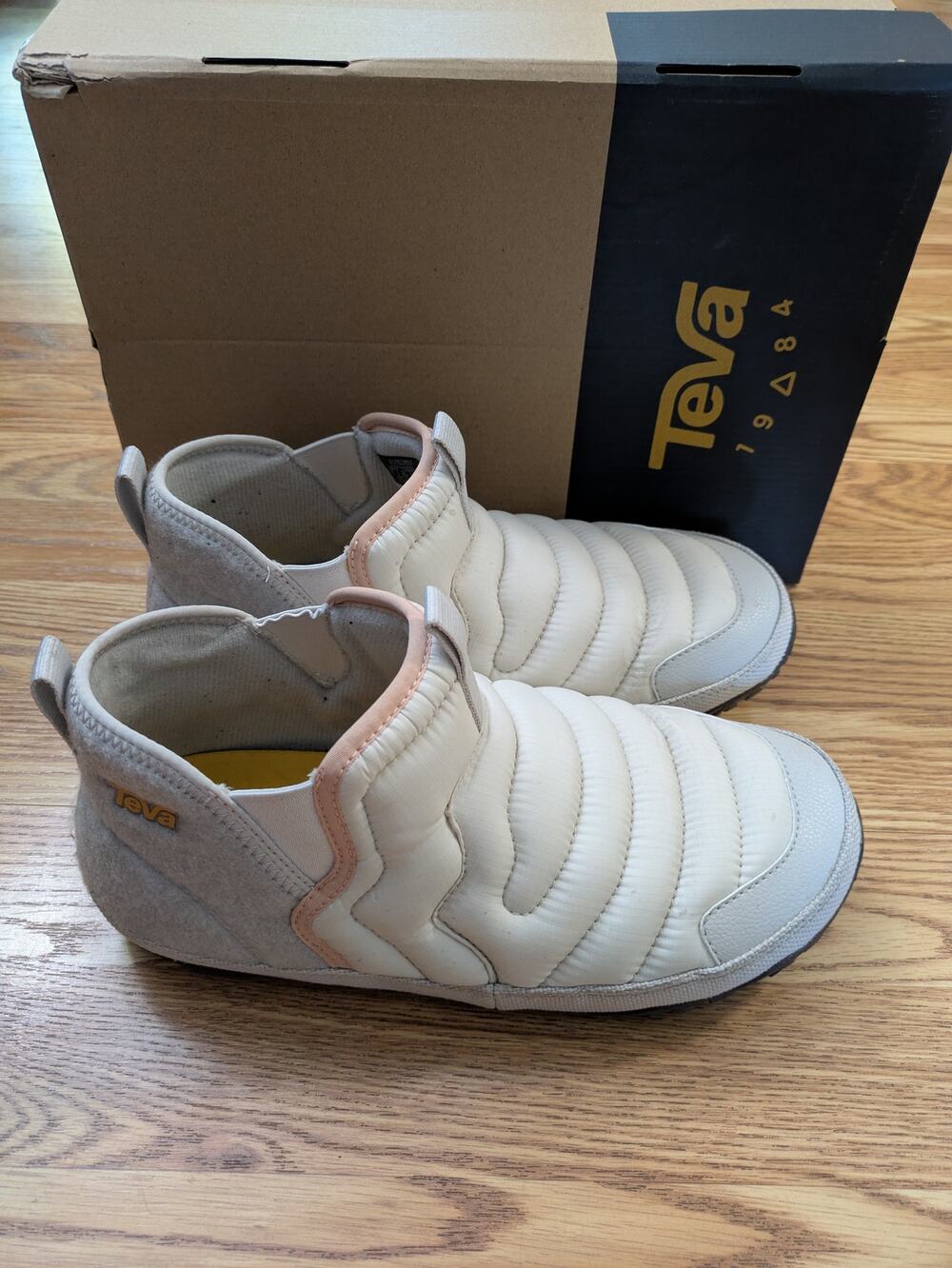 Teva ReEmber Terrain Mid Quilted Camp Booties Moonstruck Unisex W10 M8 W/Box